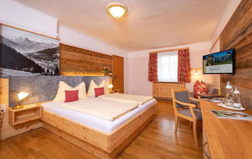 Bedroom 3, Hotel Lebzelter, Zell am See