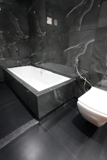 Bathroom 5, Megh Inn, Thane