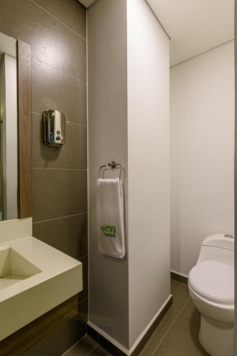 Bathroom 3, Lleras Green Hotel, Medellín