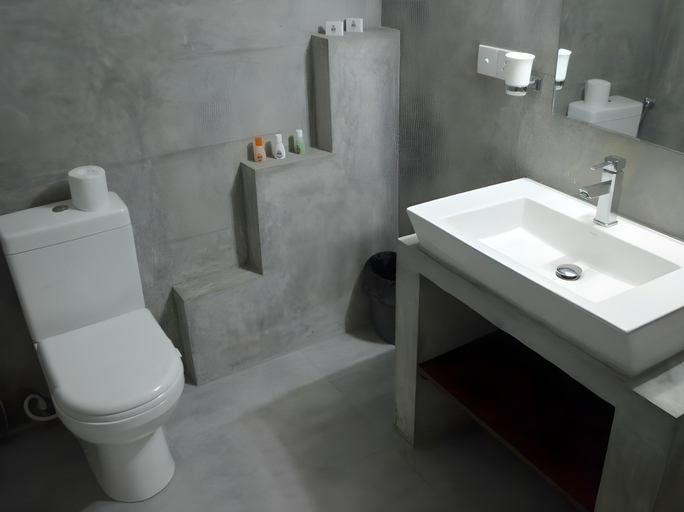 Bathroom, Inlak Garden Hotel, Negombo