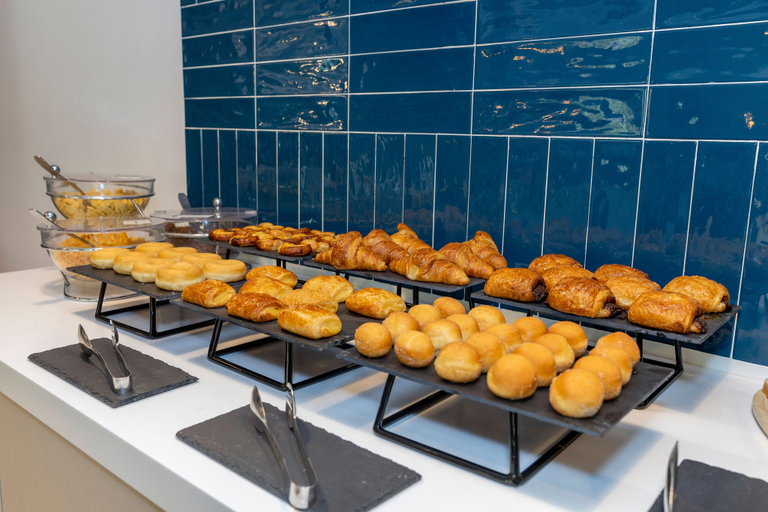 Food & Drinks 5, Travelodge Alicante Puerto, Alicante