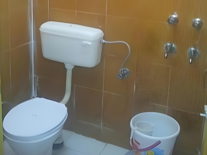 Bathroom, Hotel Ajay, Jammu
