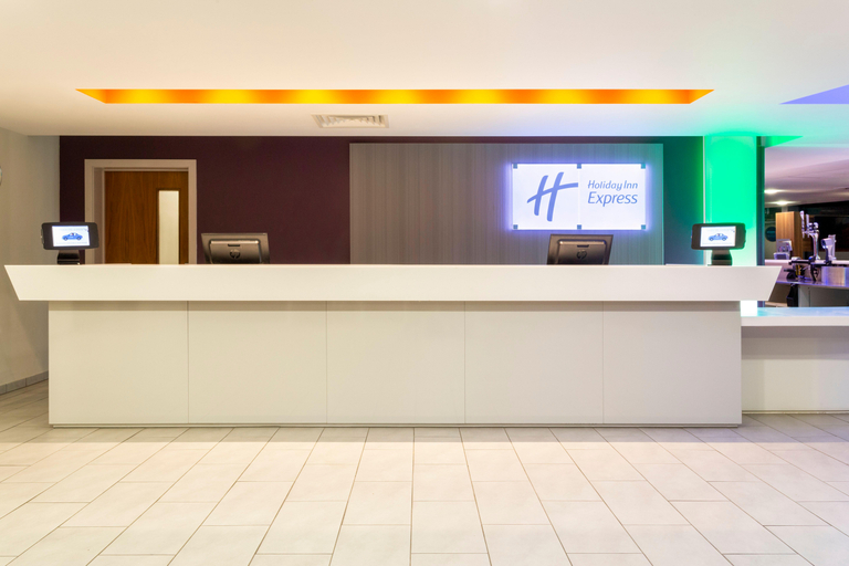 Public Area, Holiday Inn Express Dunstable by IHG, Central Bedfordshire