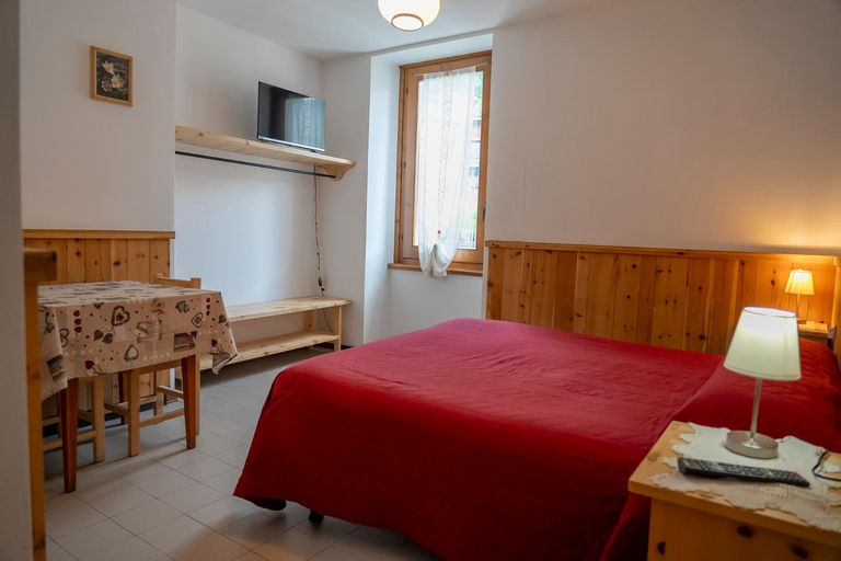 Others 4, Camere vecchio borgo, Sondrio