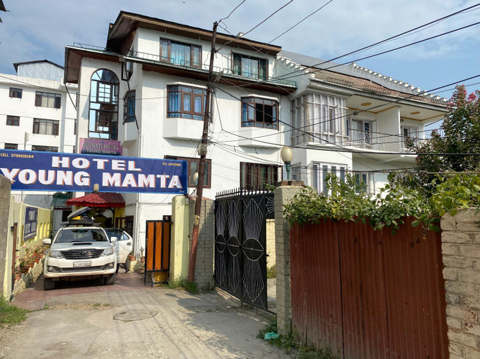 Food & Drinks 4, Hotel Young Mamta, Srinagar