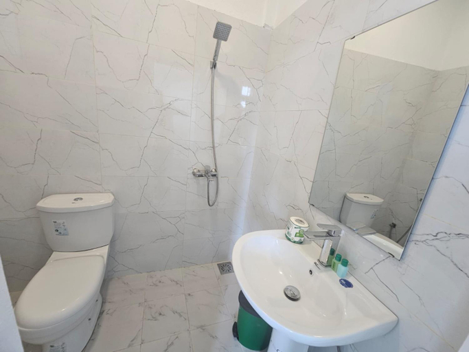 Bathroom 3, Sea Breeze Guest House , Negombo