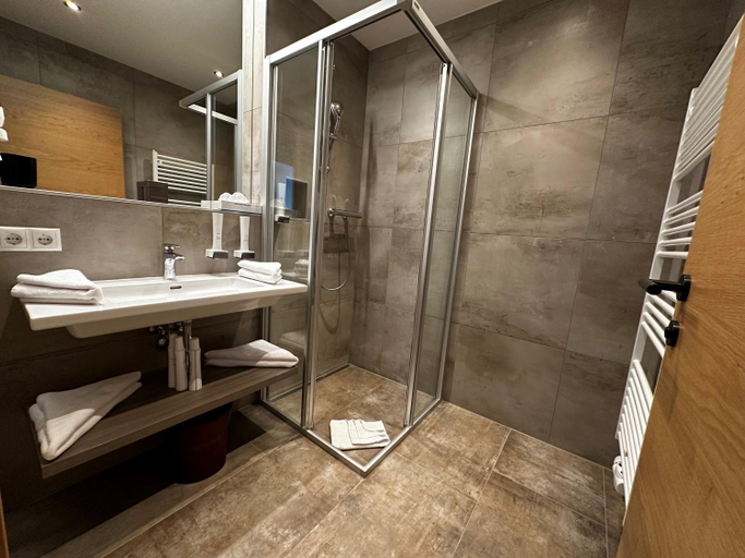 Bathroom 3, Der Burgfellnerhof - Adults Only, Liezen