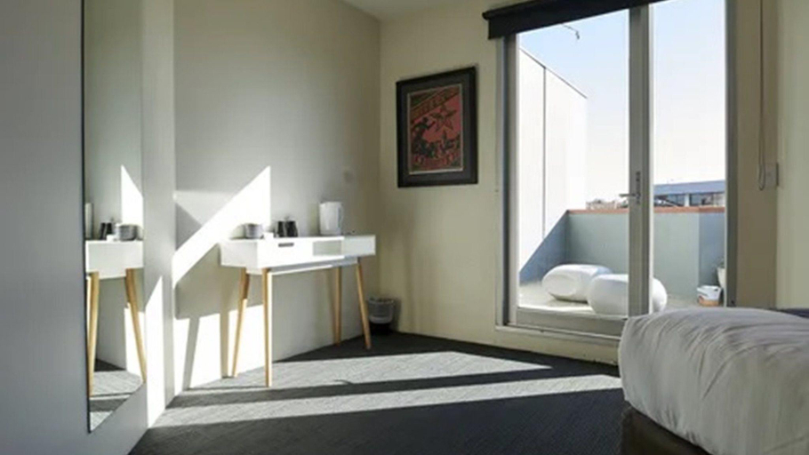Bedroom 2, Nomads - Formerly Base St Kilda, Melbourne