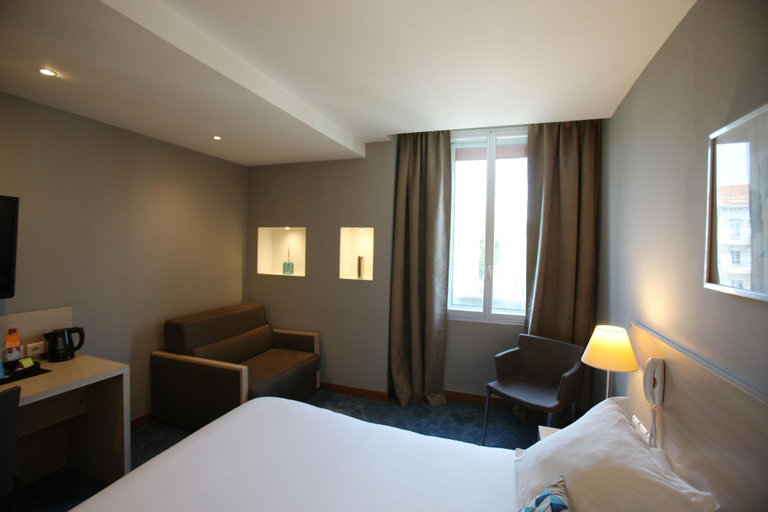 Others 4, Hotel De France, Drôme