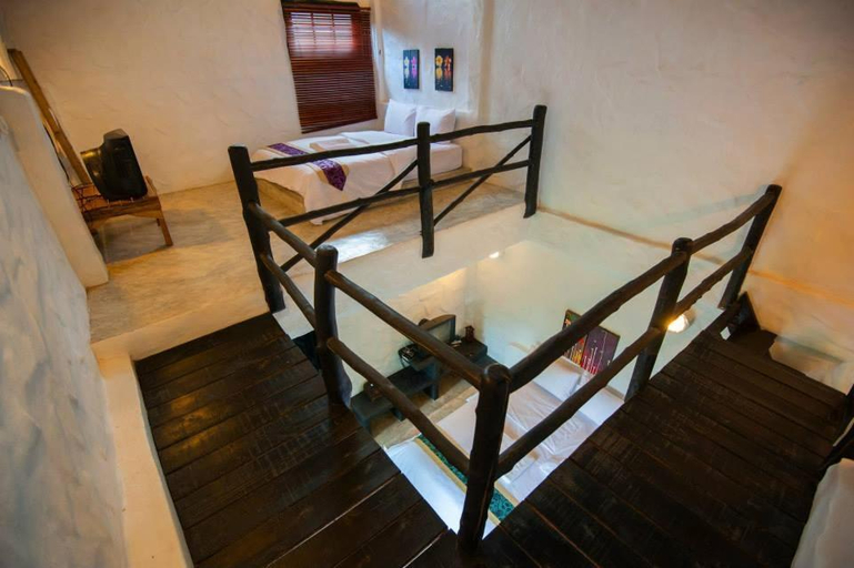 Others 4, Baan Pong Tara, Suan Phung