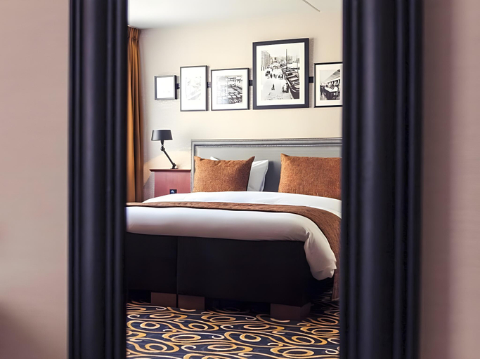 Bedroom 2, Carlton Square Hotel, Haarlem