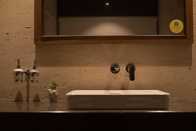 Bathroom 4, Lemon Tree Hotel Srinagar, Srinagar