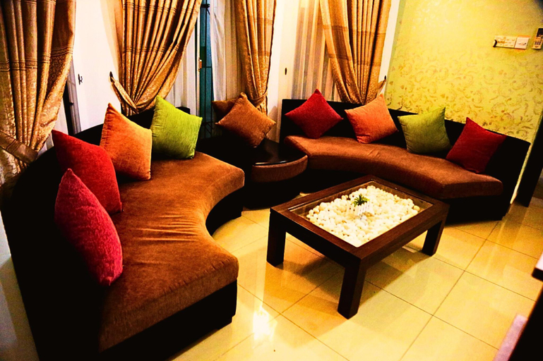 Public Area 3, Ared Villa, Katana