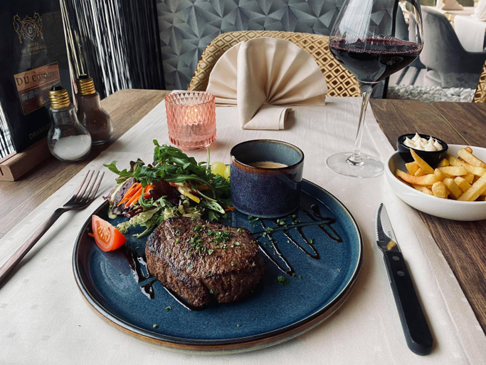 Food & Drinks 5, Hotel Du Commerce, Sluis