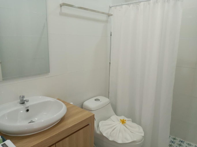 Bathroom 4, Nine Smiths Hotel Chiang Mai, Muang Chiang Mai