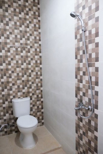 Bathroom 5, Gapura Residence Hotel Semarang, Semarang