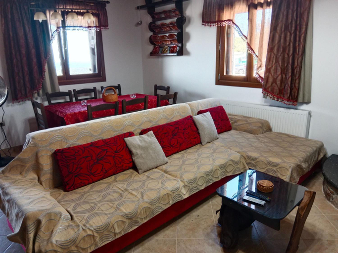 5, Tsampika's Traditional Stone Cottage in Siana, South Aegean