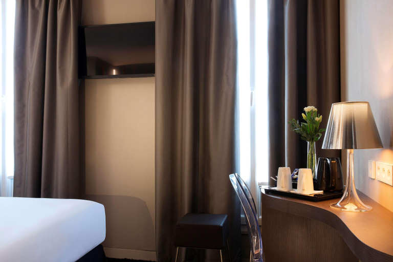 Bedroom 3, Best Western Quartier Latin Pantheon, Paris