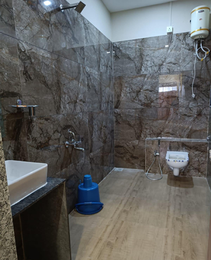 Bathroom 2, DeepNanda Resort, Ichalkaranji , Kolhapur
