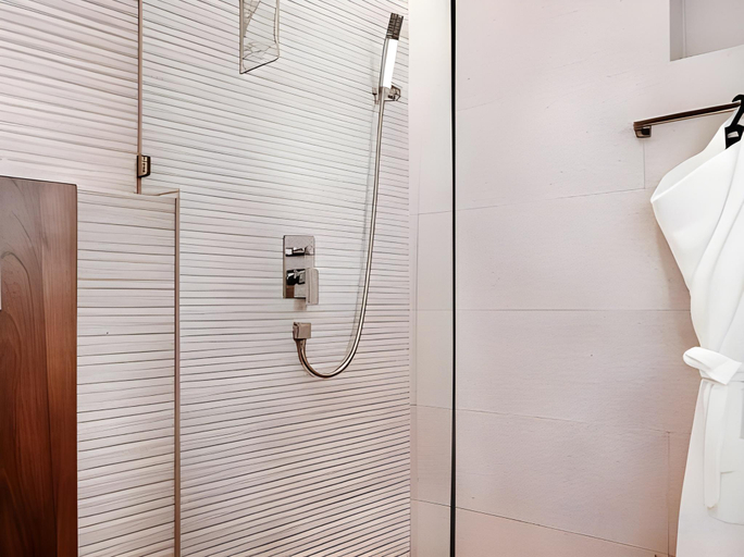 Bathroom 5, Camelot Beach Hotel, Negombo