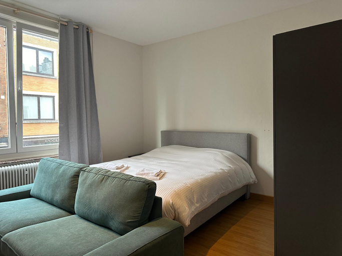 Bedroom 4, Charming Uccle Apartment with City Views, Bruxelles