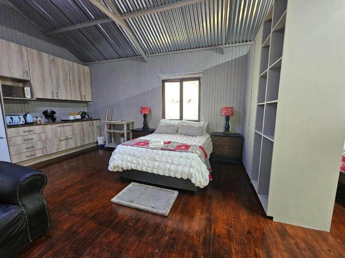 Bedroom 2, Whispering Creek Mountain Lodge, Mopani