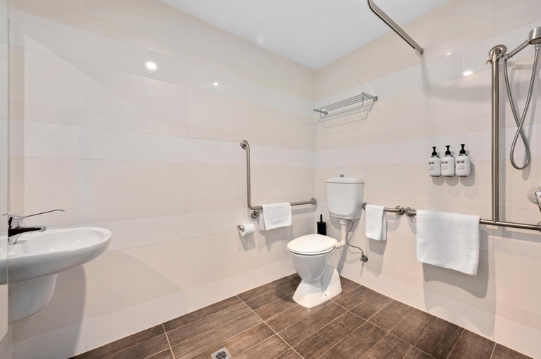 Bathroom 5, Quality Hotel Taylors Lakes, Brimbank - Keilor