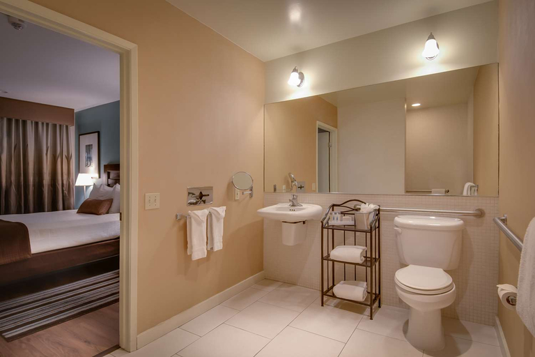 Bathroom 4, Best Western at Ventura Pier, Ventura