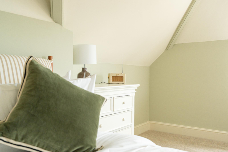Bedroom 2, The Ox Pub & Rooms, Poole