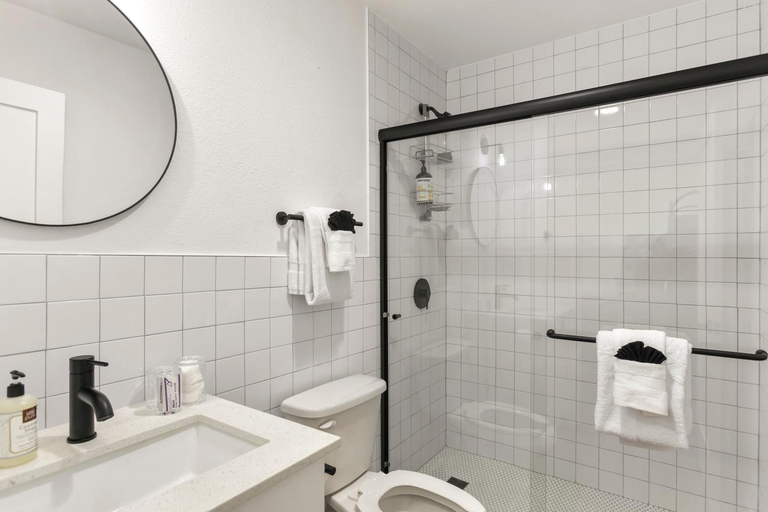 Bathroom 3, ジアロハ, Maricopa
