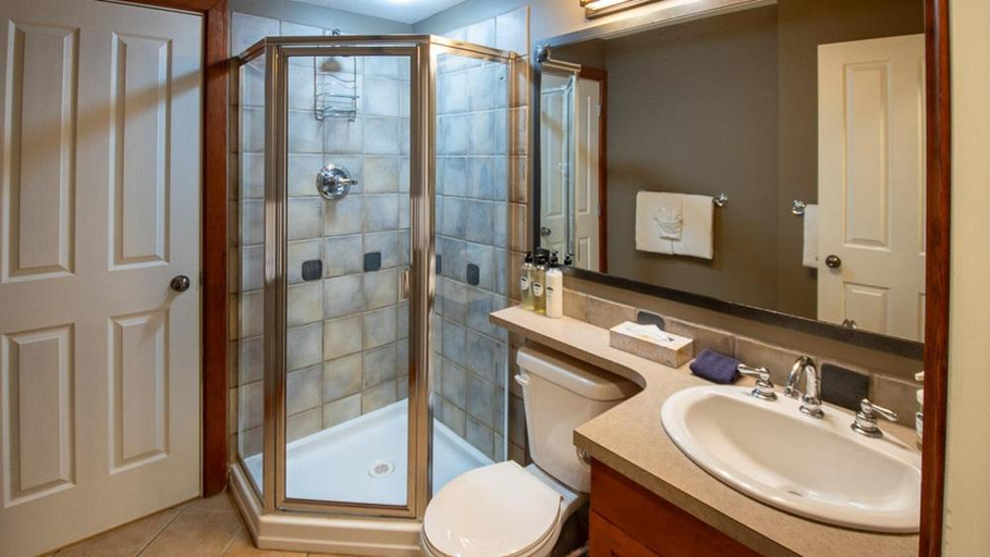 Bathroom 2, Timberline Lodges by Fernie Lodging Co, East Kootenay