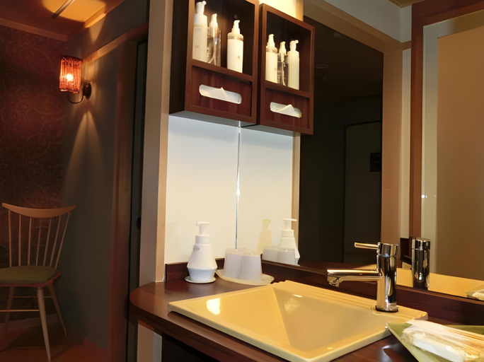 Bathroom 5, Juhachiro, Gifu