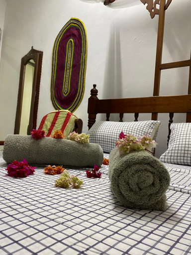Others 3, Sanaa Hostel, Mjini