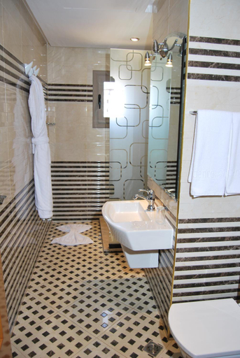 Bathroom 4, Residence Rofaida, Agadir-Ida ou Tanane