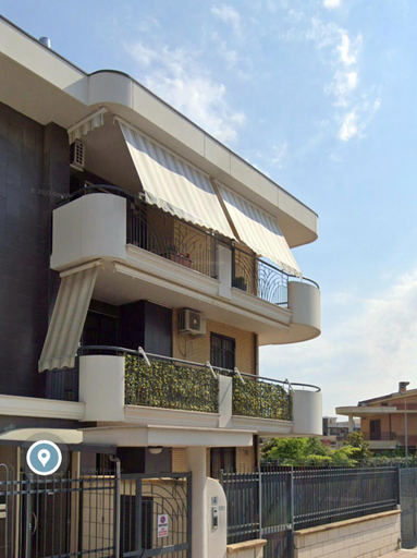 Others 5, BRUMARI -Design" moderno, self check-in e parcheggio facile, Foggia