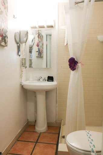 Bathroom 3, カリブハウス, Monroe