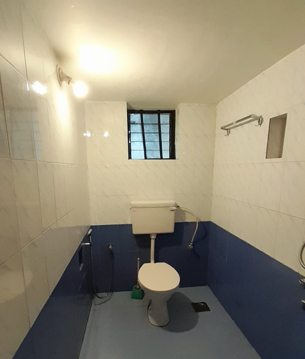 Bathroom, Bounty Yatra Guest House, North Goa