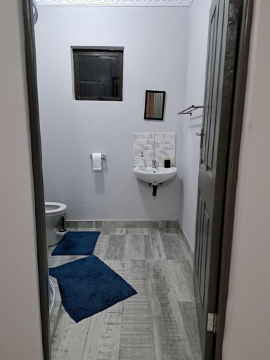 Bathroom 3, OlimG Stays, Buffalo City