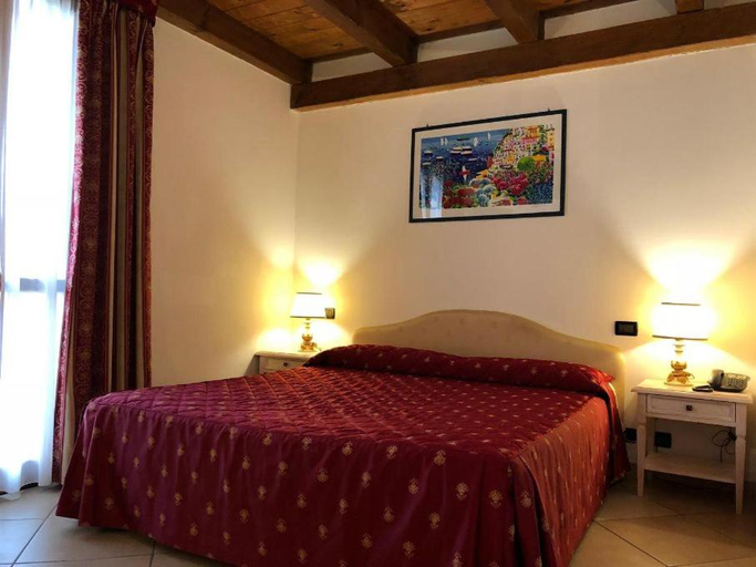 Others 5, Hotel La Tortiola, Ferrara