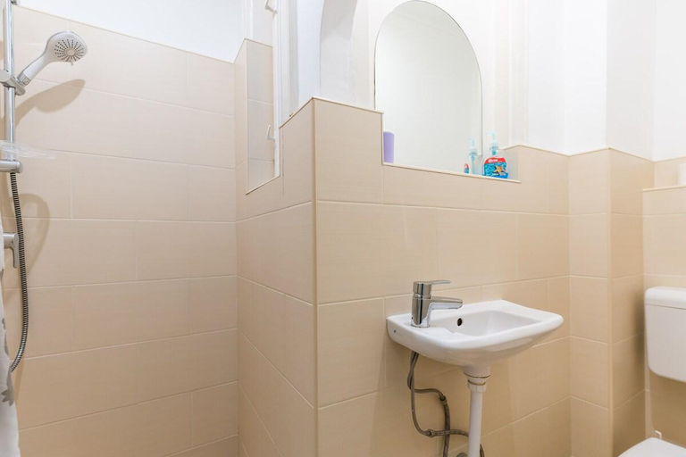 Bathroom 3, Sunny Studio with Balcony in Party District, Budapesti