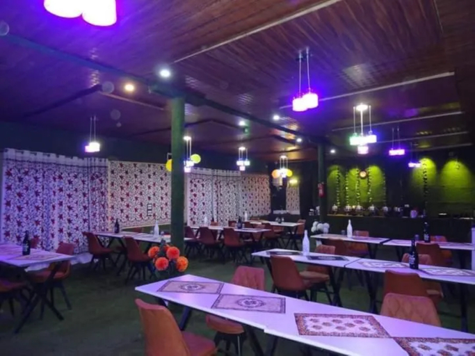 Food & Drinks, Goroomgo Rooma Holidays In Heaven Srinagar, Srinagar