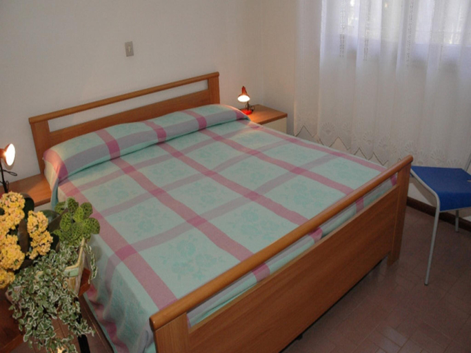 Bedroom 4, Bright villa with garden in Lignano Pineta, Udine