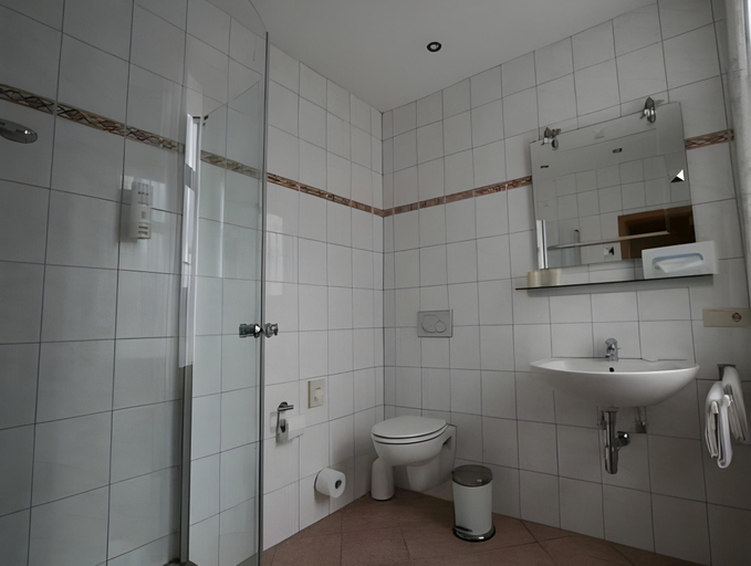 Bathroom 5, Hotel Garni Lindenmuhle, Ahrweiler