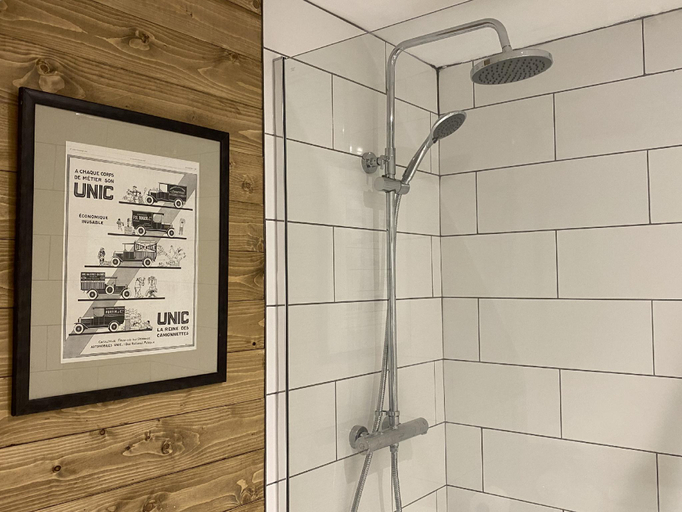 Bathroom 3, Monkton Court House B&B, Devon