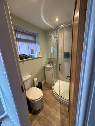 Bathroom, Millstone Stables Cottage, Derbyshire