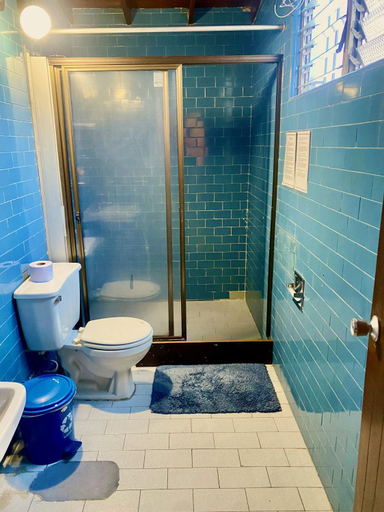 Bathroom, Casa Almarita Hostel Social Bar, Medellín