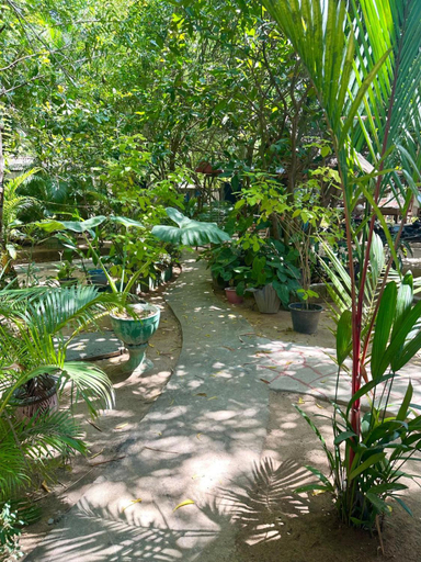 Others 5, Rivinu Place Arugambay, Pothuvil