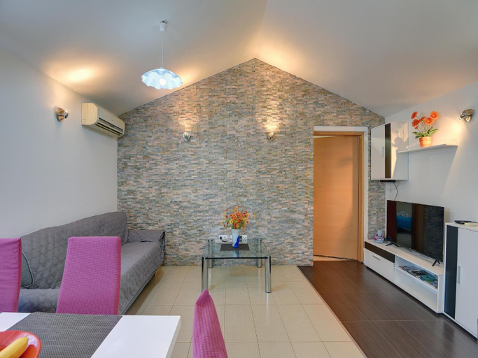Others 5, Holiday Home in Medulin near Beach, Medulin
