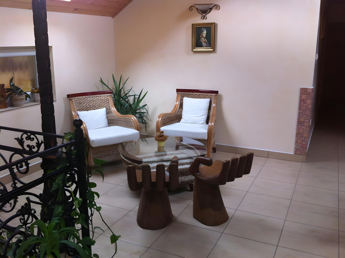 Public Area 2, Sarokhaz Panzio Inn, Budapesti