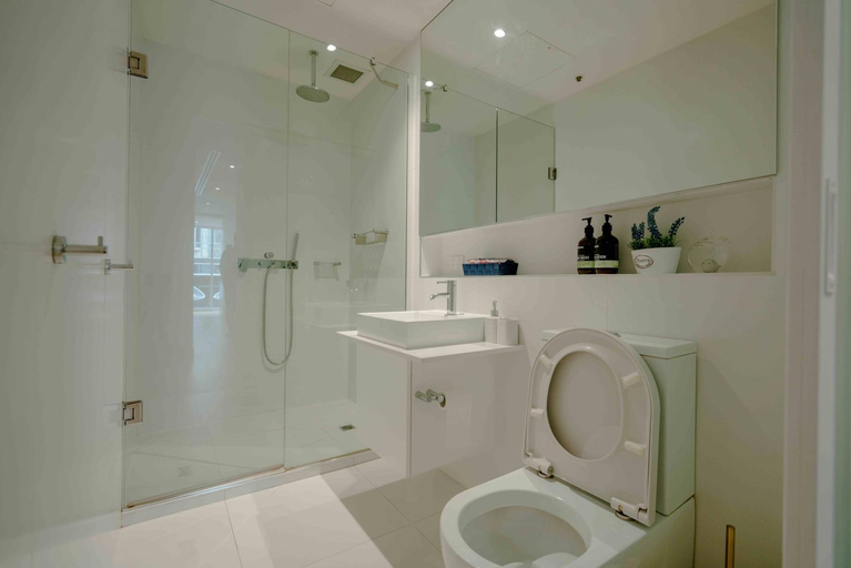 Bathroom 3, Absolute Collins Apartments, Melbourne